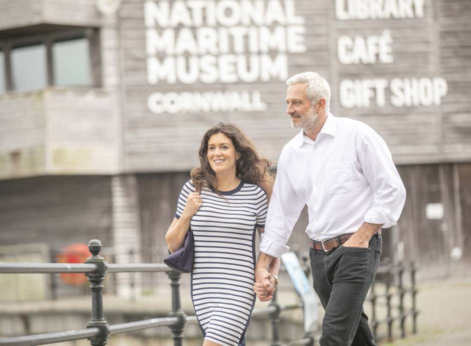 Royal Duchy Hotel Local Area Couple Walking by Maritime Museum